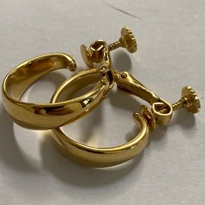 Classic Gold Tone Hoop Screw on earrings